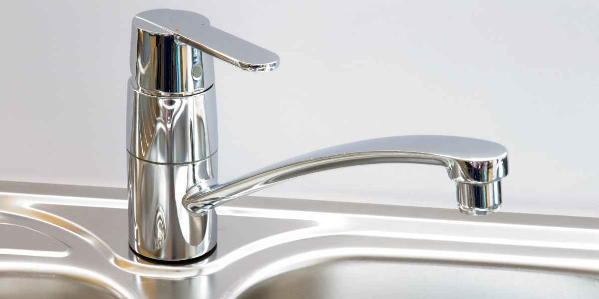 Substituição de torneira cozinha Doutor House Canalizadores em Lisboa