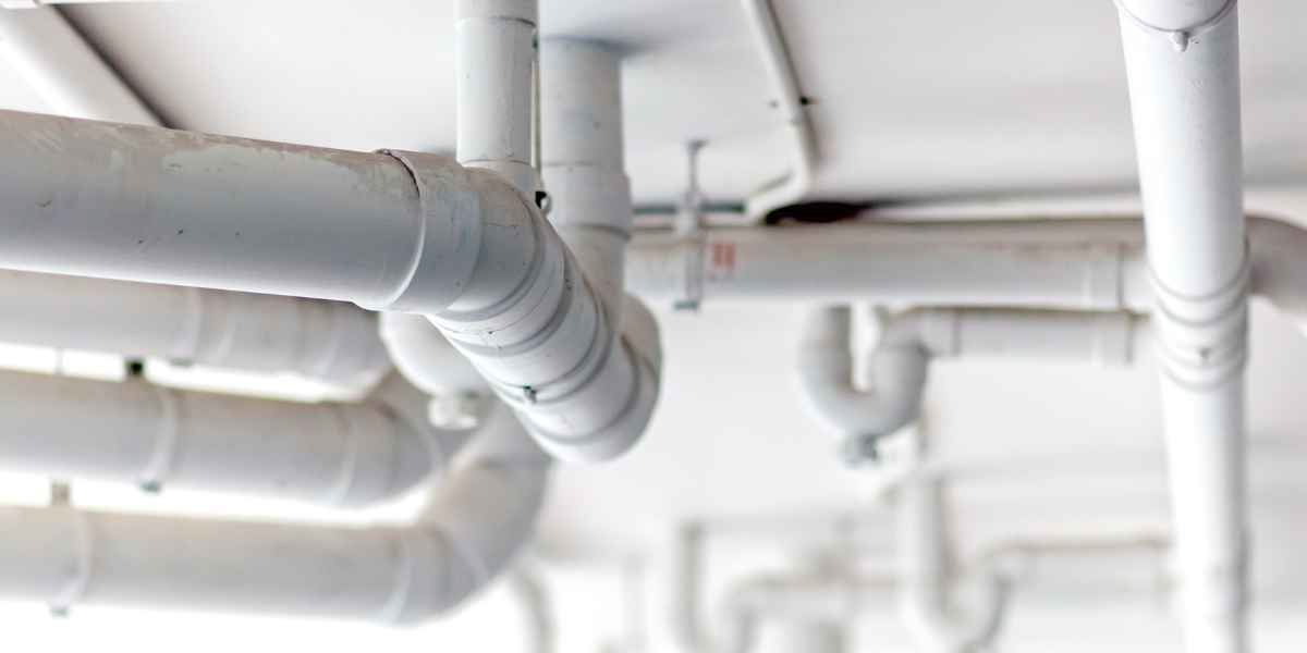 prumadas de agua e esgoto prédio